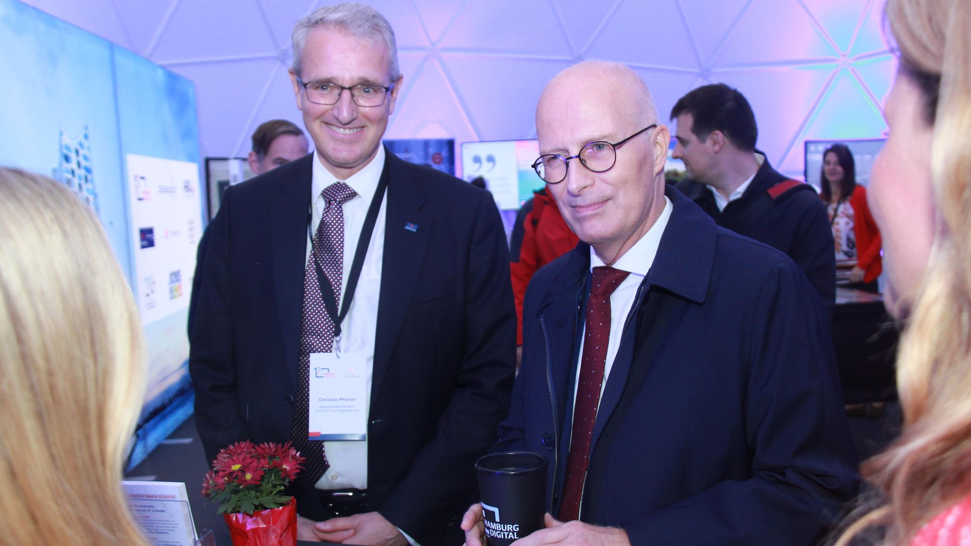 Erster Bürgermeister Peter Tschentscher mit CDO Christian Pfromm